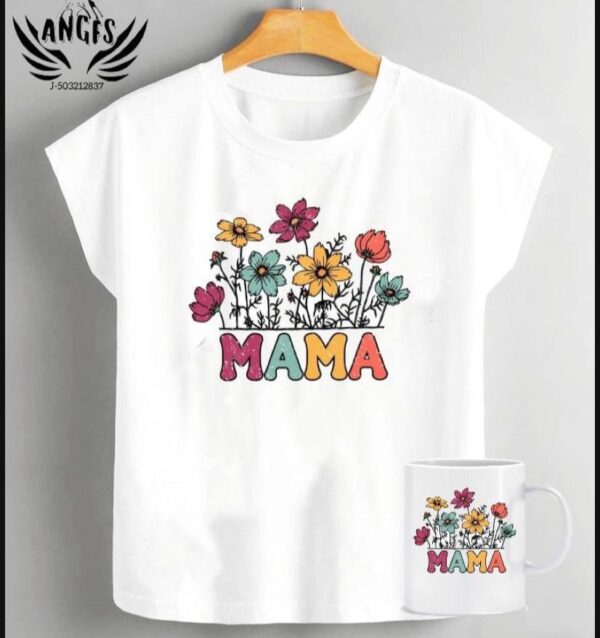 Blusa mas taza logo mamá con flores atrás