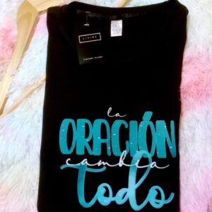 Blusa negra logo la oracion