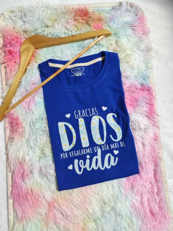 Blusa azul logo dios vida