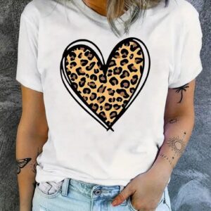 Blusa-blanca-logo-corazon-textura-pantera
