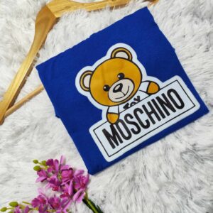 Blusa-celeste-logo-moschino